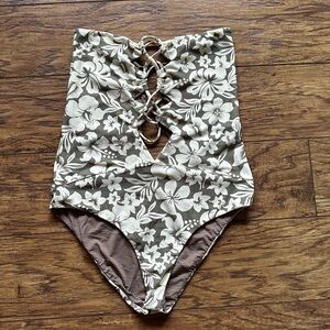 Acacia Huahine Bronx